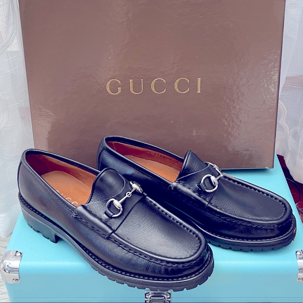Gucci horse-bit loafers with rubber sole. Size 6. New - never worn.